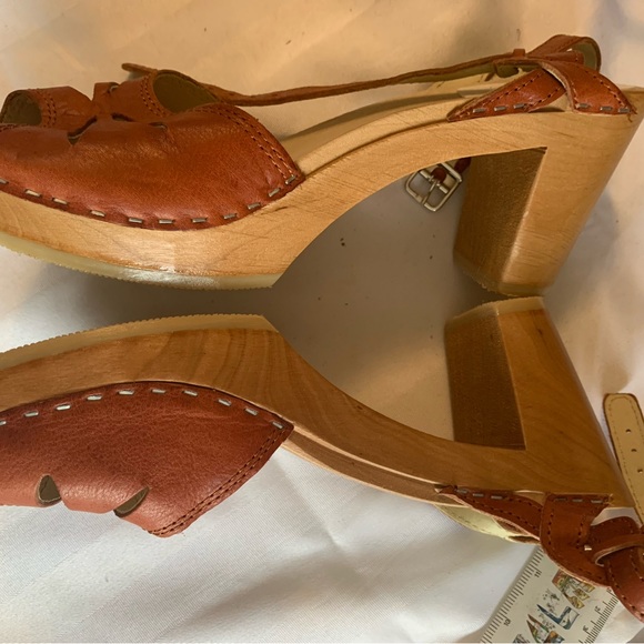 Leather clogs - Picture 1 of 8